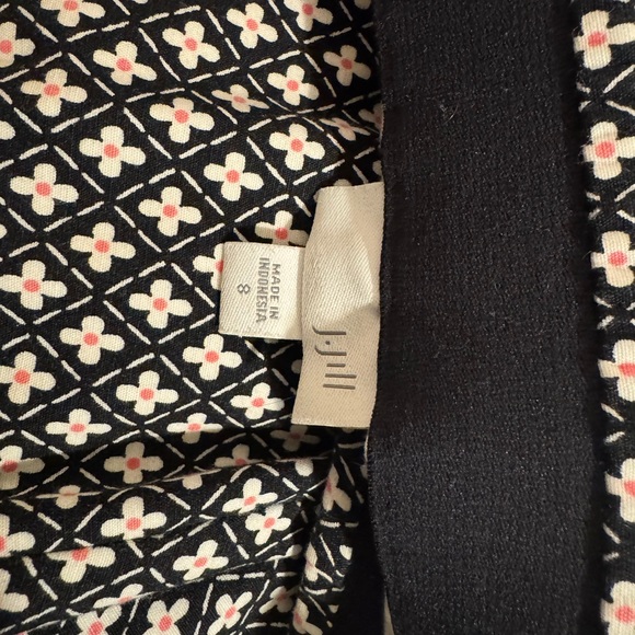 J. Jill Floral Pattern Cropped Capri Pants - Picture 4 of 4